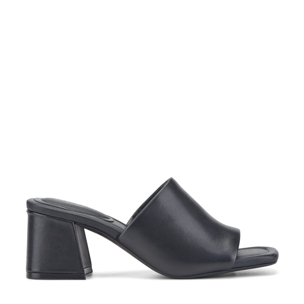 Rockport Women / Gracyn Slip-On Sandals - Black Leather