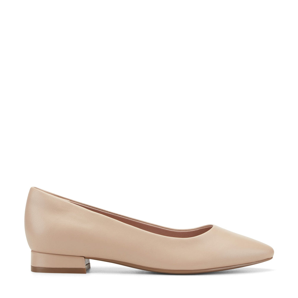 Rockport Women / Tessa Total Motion Pointy Toe Dress Flats - Light Natural Leather