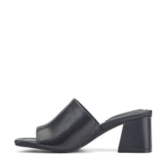 Rockport Women / Gracyn Slip-On Sandals - Black Leather